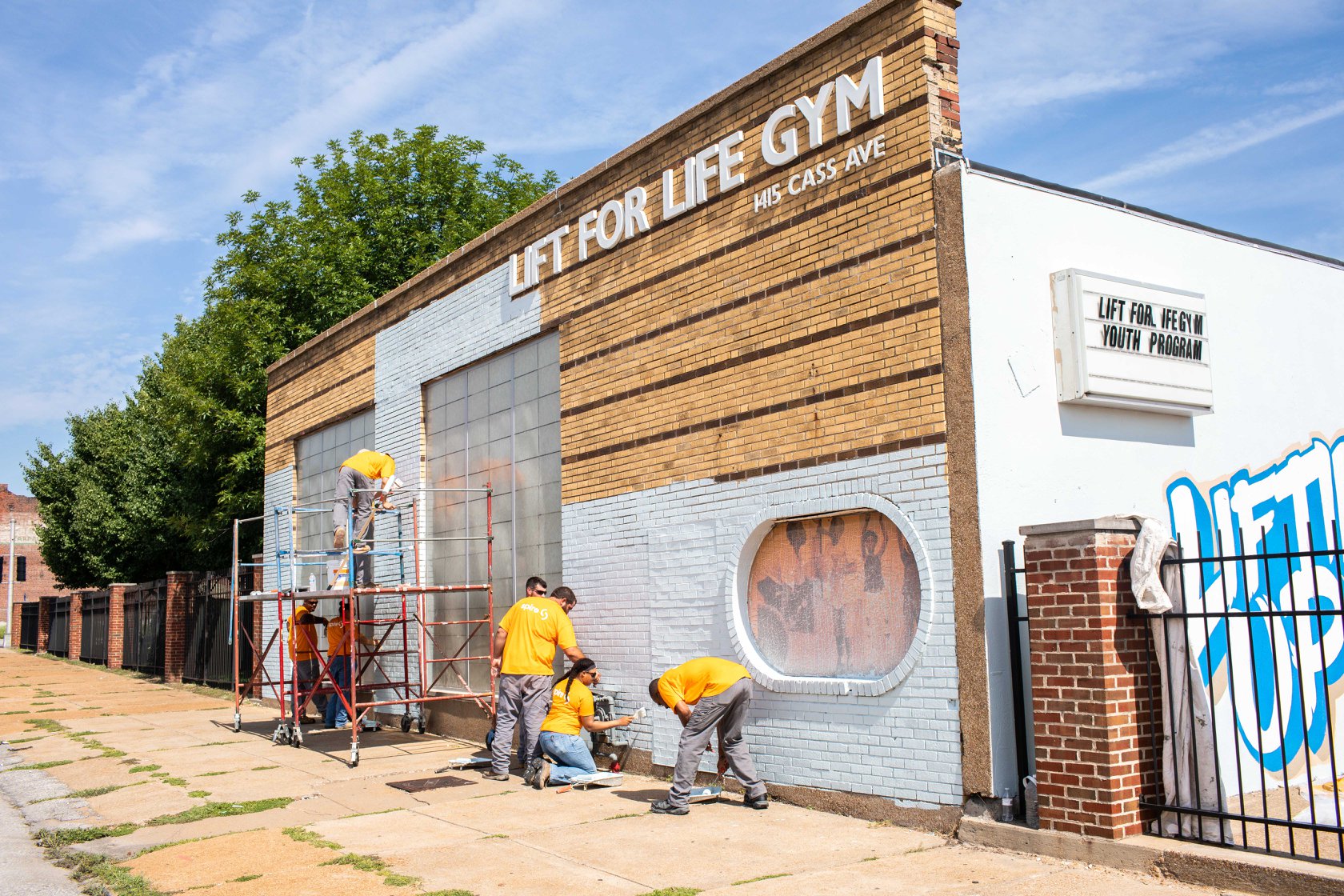 Spire employees volunteering in St. Louis