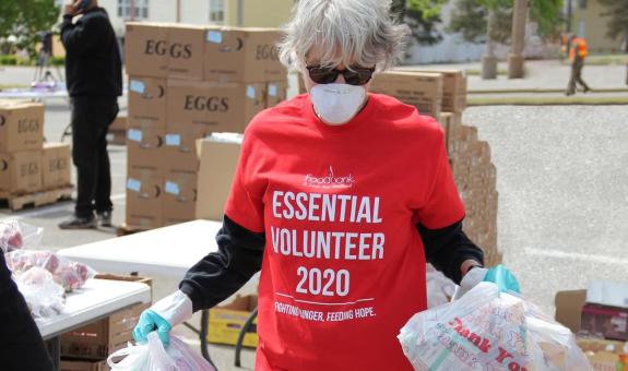 Image of: St. Louis Area Foodbank Volunteer