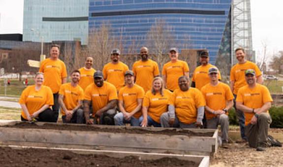 Image of Spire employees volunteering in Kansas City
