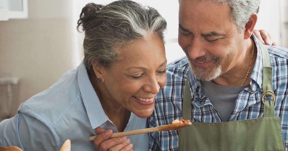 Image of: couple cooking in the kitchen